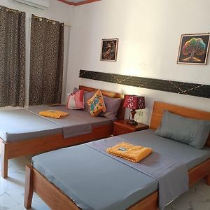 Alona J&J Tourist Inn